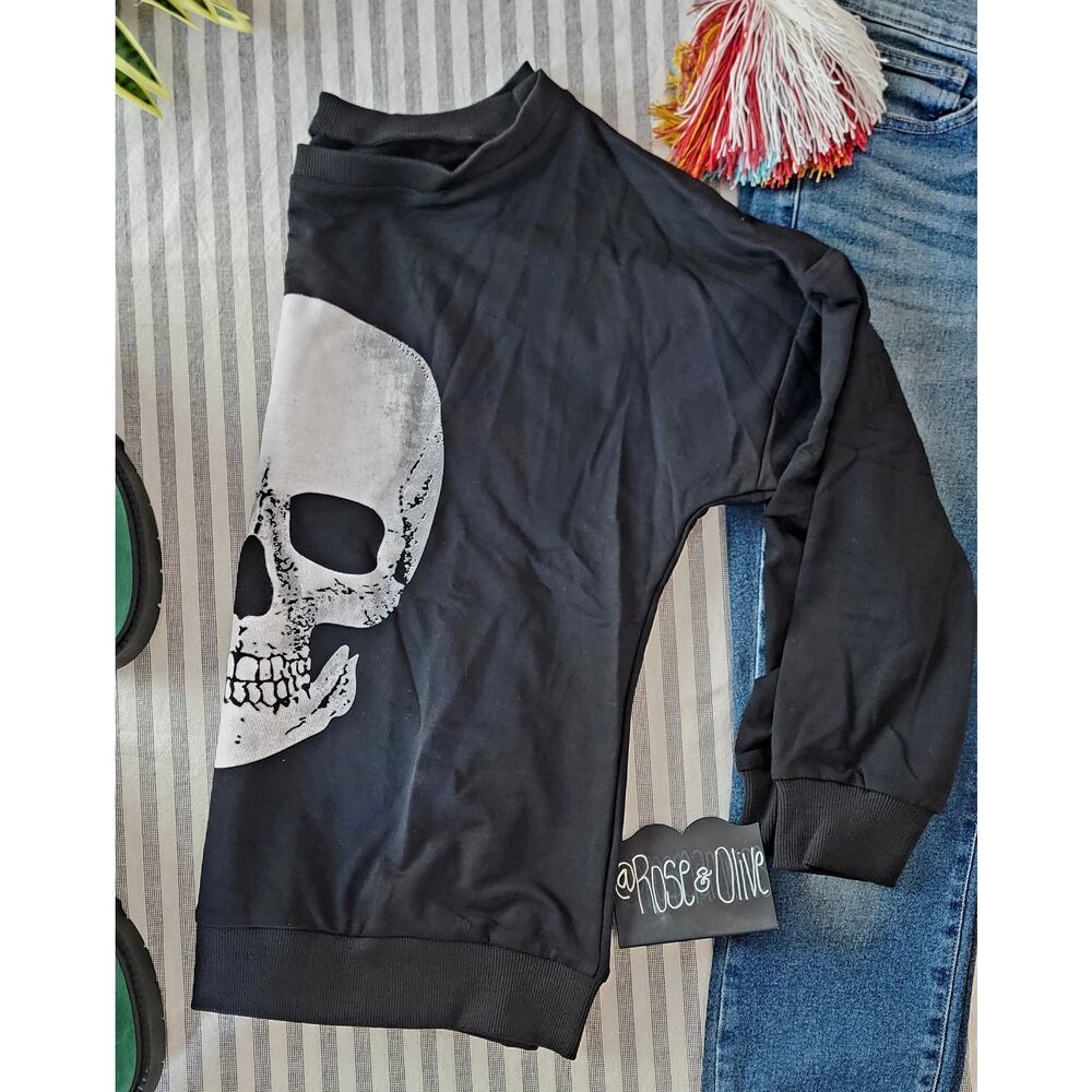 Oversized Black Off Shoulder Skull Long Sleeve Pull Over Sweatshirt